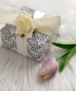 HIER_5310 Chargers & Centerpieces 100 Pack | 4"x4"x2" Damask Flocking Cake Cupcake Favor Gift Boxes, DIY