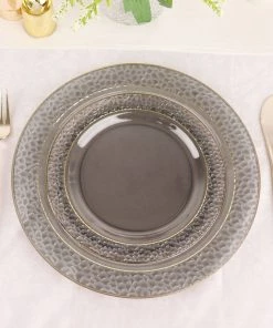 HIER_5441 Disposable Dinnerware 10 Pack | 10" Opaque Black & Gold Rim Plastic Dinner Plates, Round With Hammered Print Design 26 HIER_5441 Disposable Dinnerware 10 Pack | 10