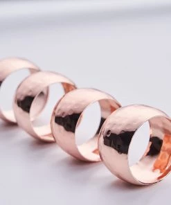 HIER_2310 4 Pack Metallic Rose Gold Hammered Napkin Rings Linen Napkins