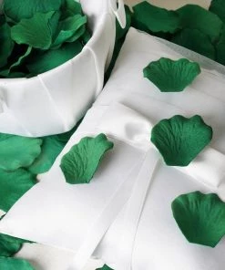 HIER_5130 500 Hunter Emerald Green Silk Rose Petals Chargers & Centerpieces