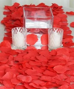HIER_5130 Chargers & Centerpieces 500 Red Silk Rose Petals For Table Confetti