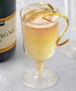 HIER_5430 12 Pack 7oz Glittered Plastic Disposable Short Stem Wine Glasses Cups - Gold Disposable Dinnerware