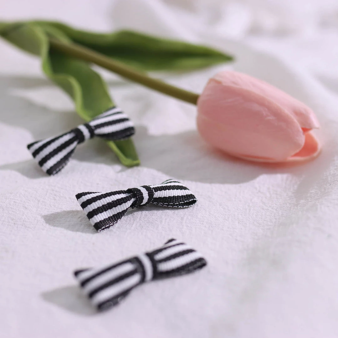 HIER_5146 50 Pcs | 1.5" Black/White Stripe Pre Tied Ribbon Bows - Bow Tie For Party Favor Bags - Polyester 2 HIER_5146 50 Pcs | 1.5" Black/White Stripe Pre Tied Ribbon Bows - Bow Tie For Party Favor Bags - Polyester