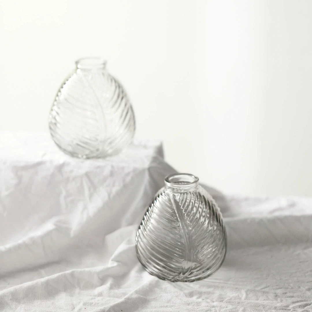HIER_4810 4 Pack | 5" Embossed Glass Bud Vases, Round Embossed Leaf Flower Vases - Clear 8 HIER_4810 4 Pack | 5" Embossed Glass Bud Vases, Round Embossed Leaf Flower Vases - Clear